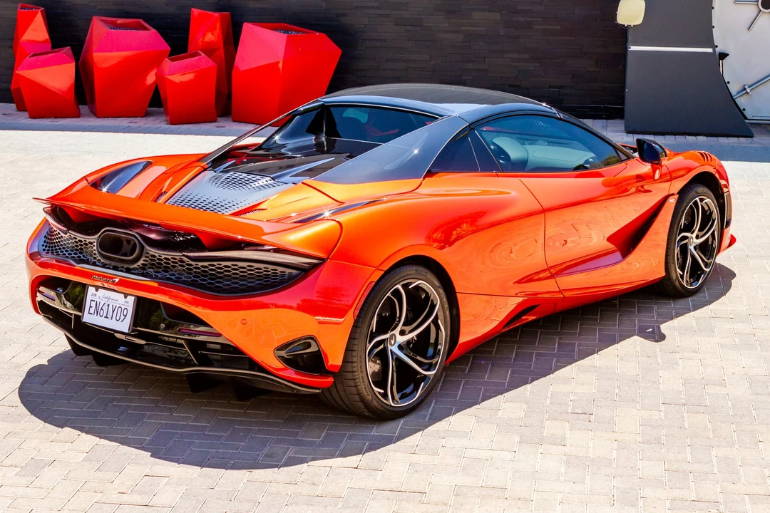 2026 McLaren - Image 12 of 31