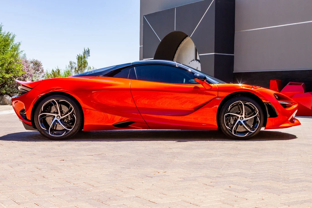 2026 McLaren - Image 9 of 31