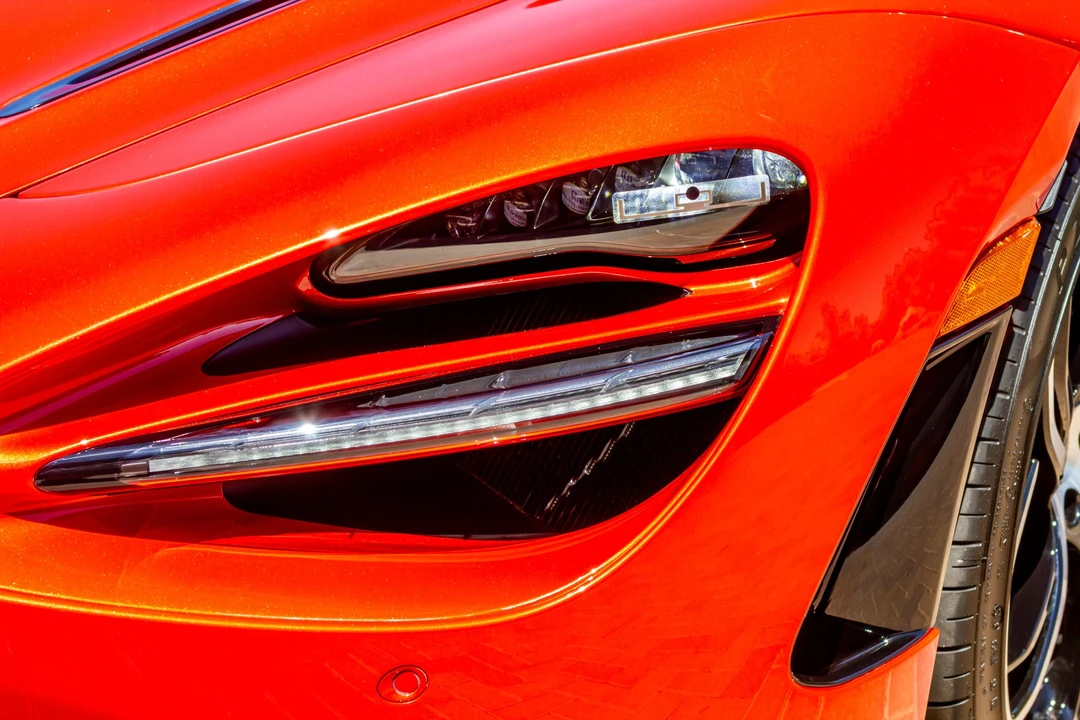 2026 McLaren - Image 24 of 31