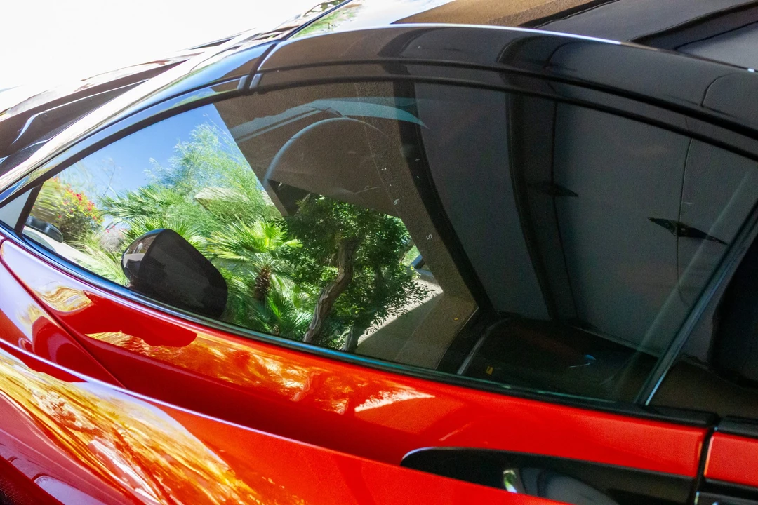 2026 McLaren - Image 26 of 31