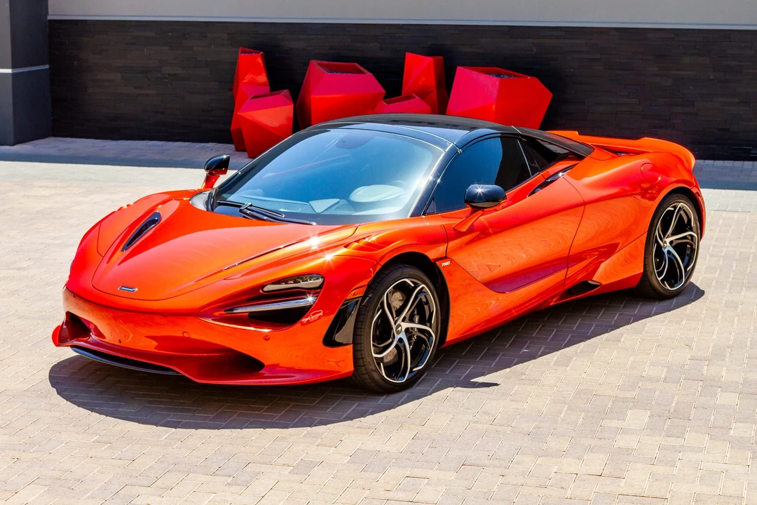 2026 McLaren - Image 3 of 31