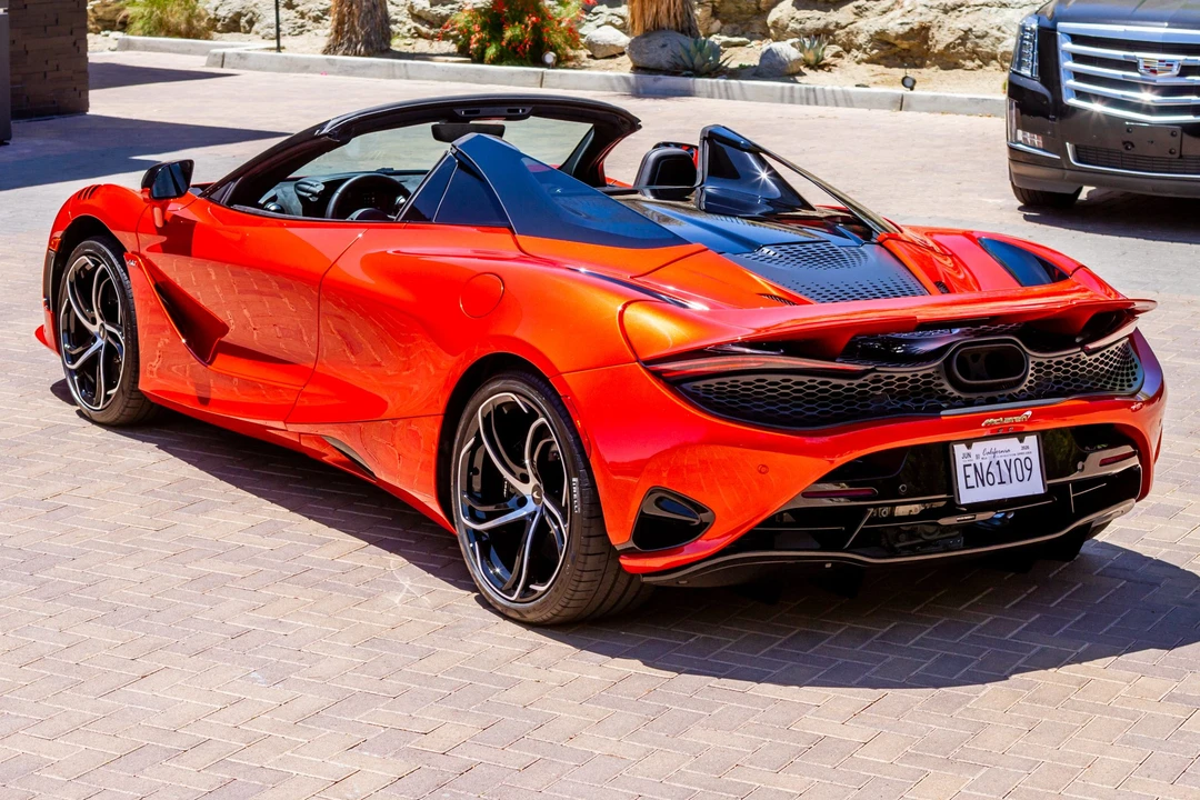 2026 McLaren - Image 16 of 31