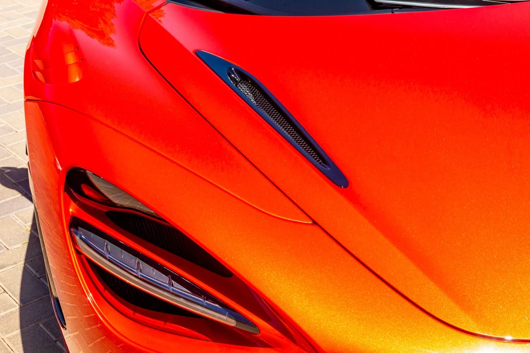 2026 McLaren - Image 20 of 31