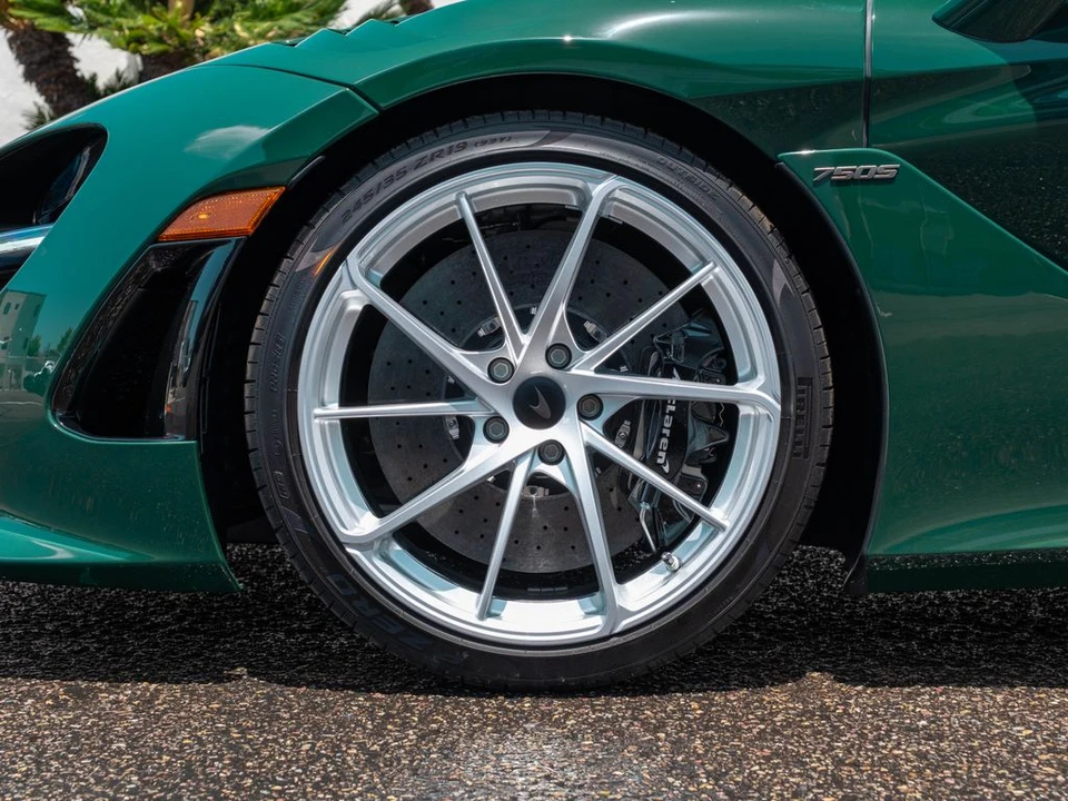 2026 McLaren 750S Spider - Image 24 of 31
