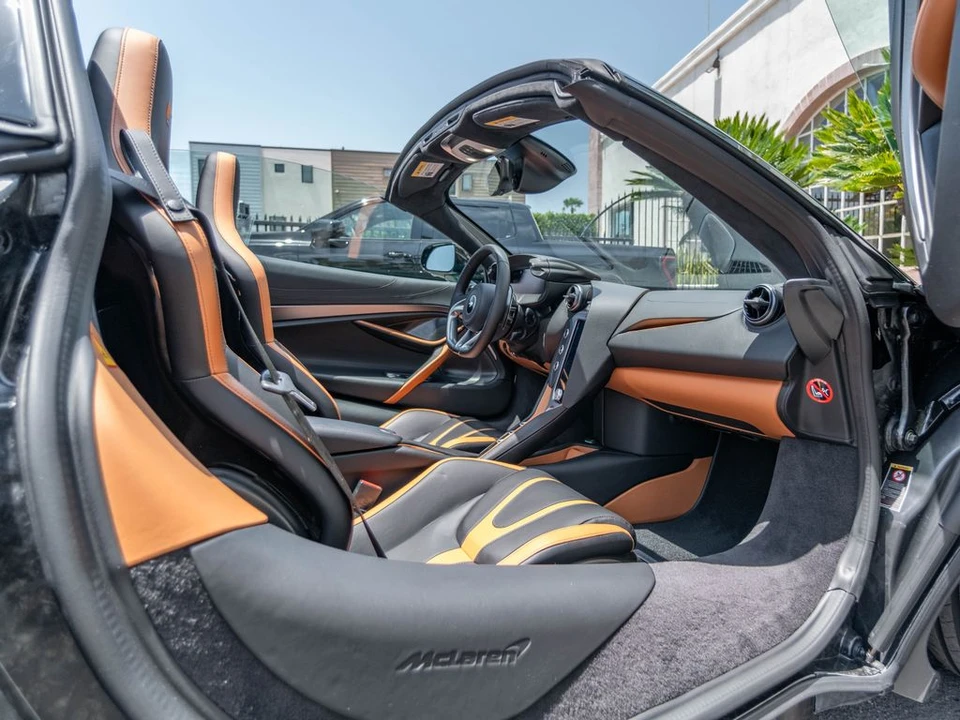 2026 McLaren 750S Spider - Image 9 of 31