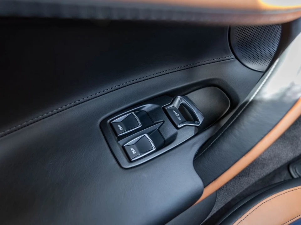 2026 McLaren 750S Spider - Image 19 of 31