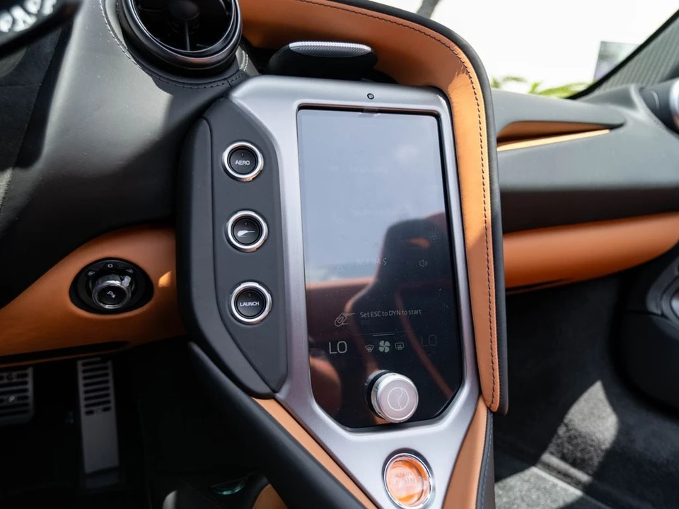 2026 McLaren 750S Spider - Image 20 of 31