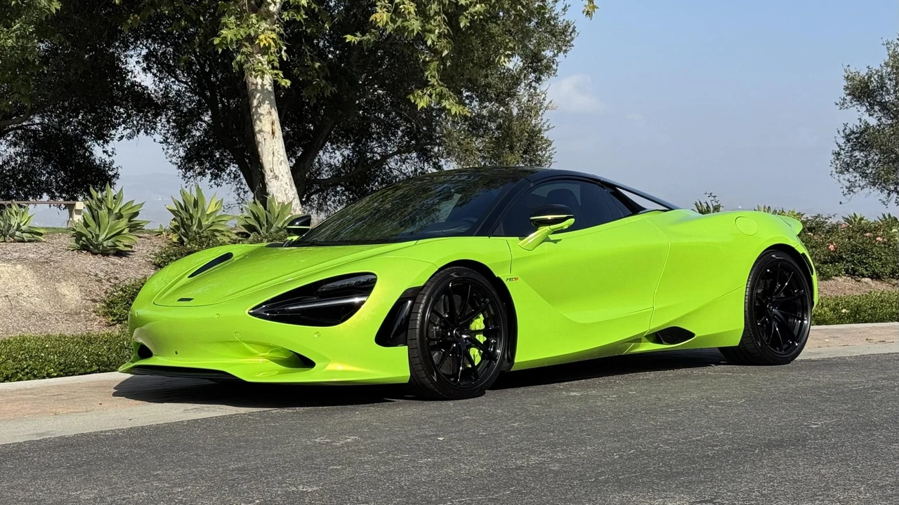 2026 McLaren 750S Spider - Image 3 of 31