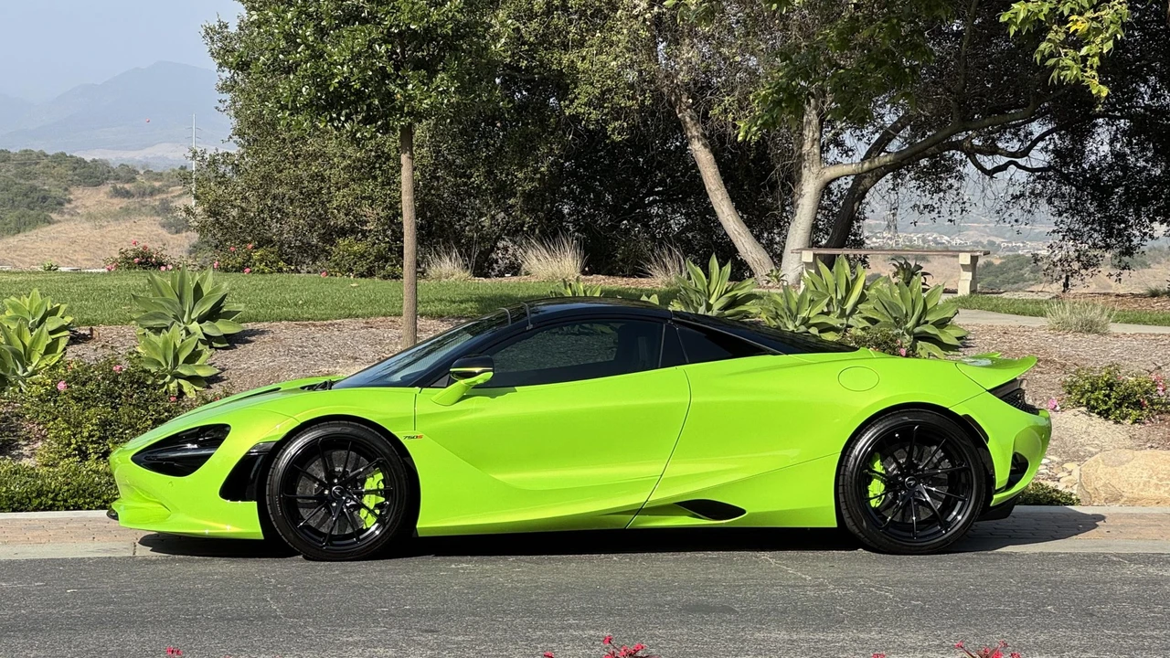 2026 McLaren 750S Spider - Image 5 of 31