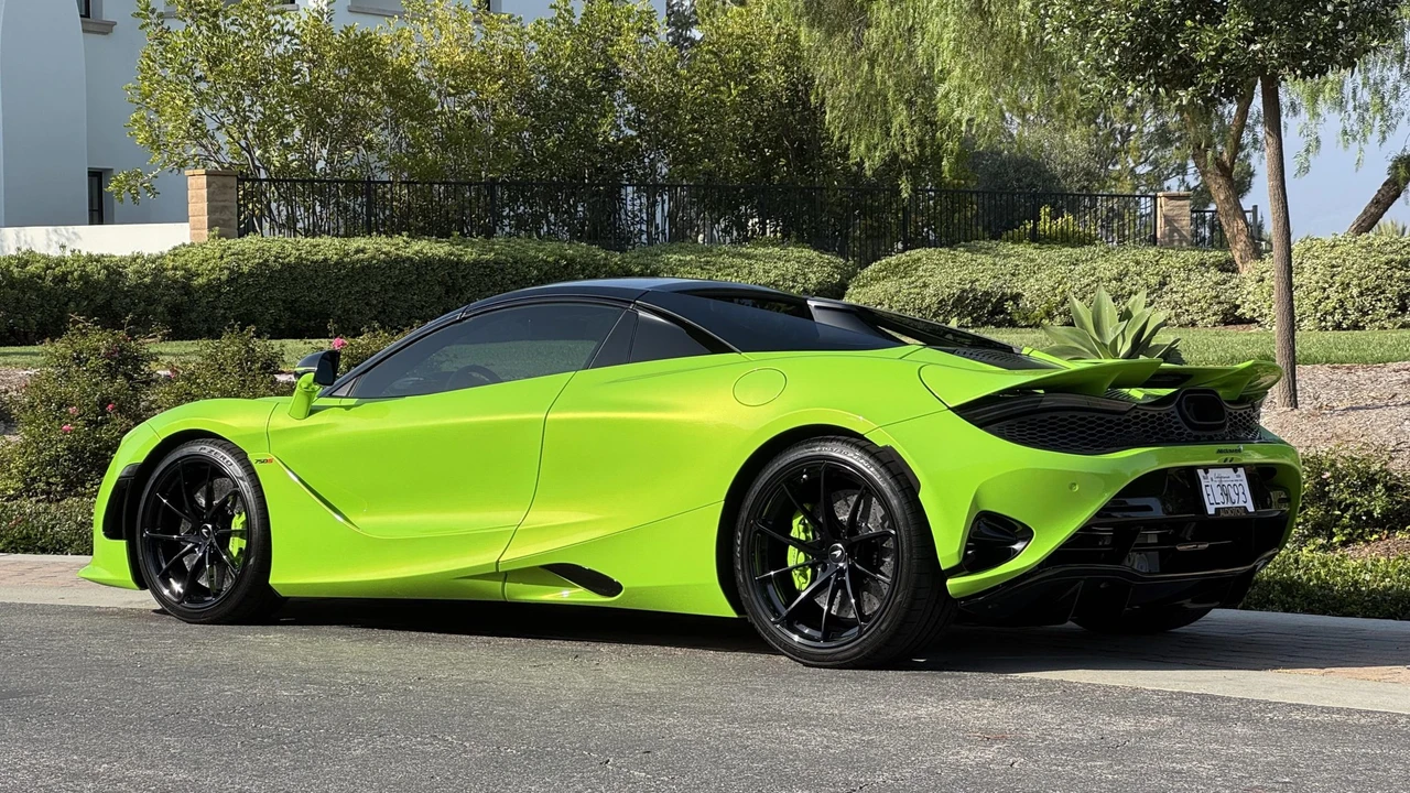 2026 McLaren 750S Spider - Image 8 of 31