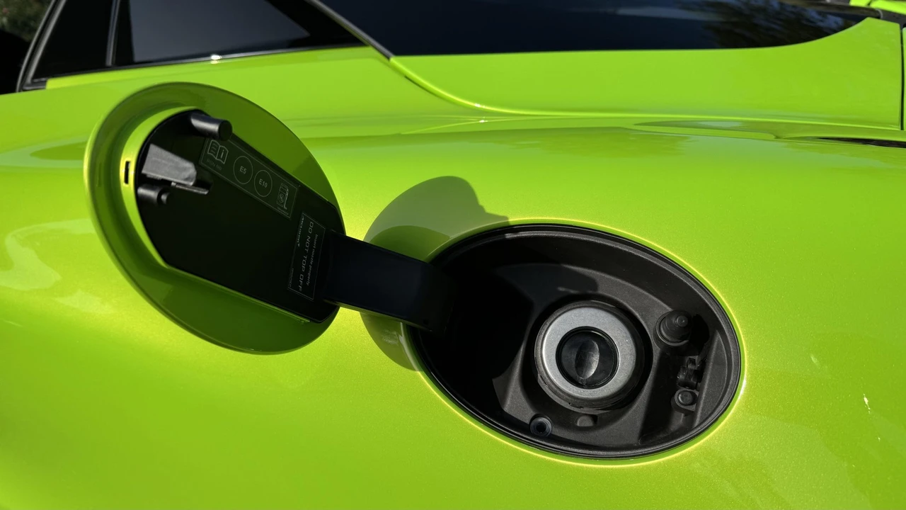 2026 McLaren 750S Spider - Image 25 of 31