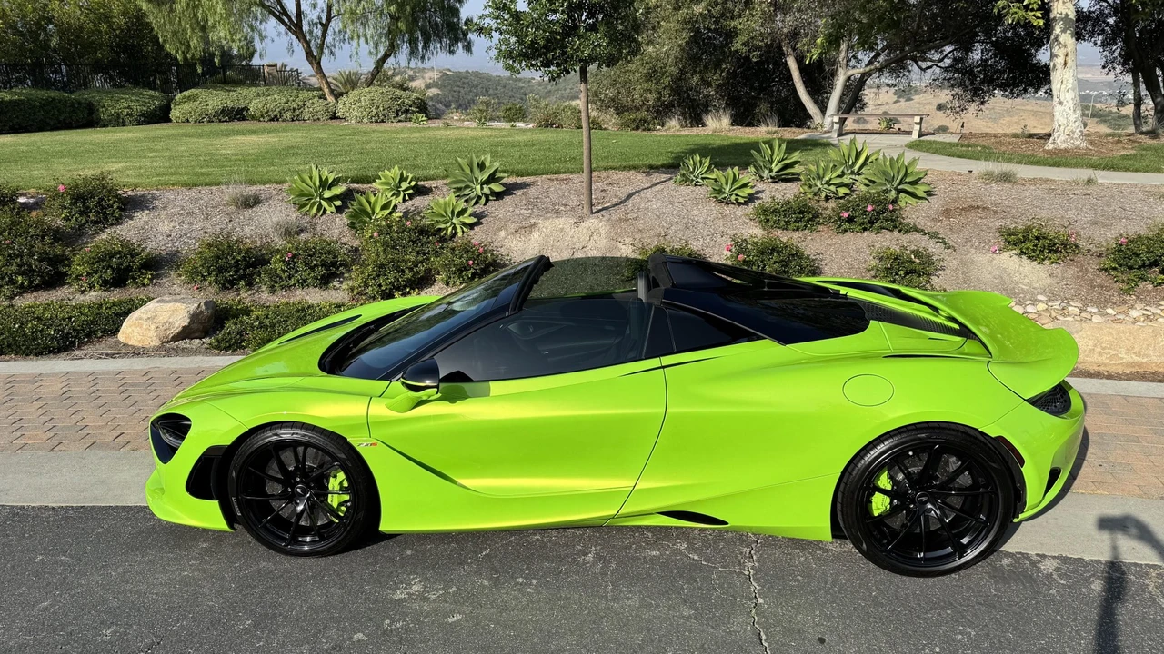 2026 McLaren 750S Spider - Image 6 of 31
