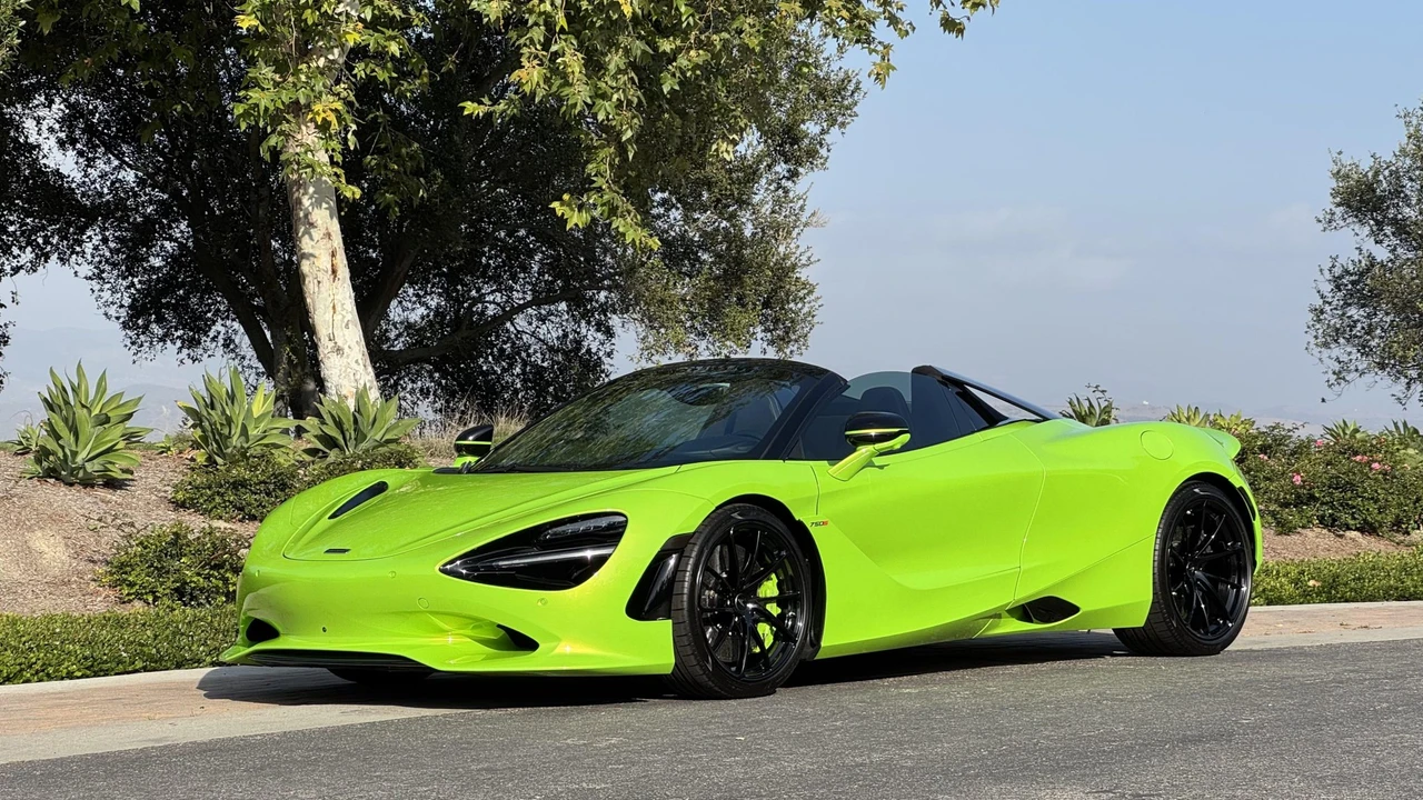2026 McLaren 750S Spider - Image 11 of 31