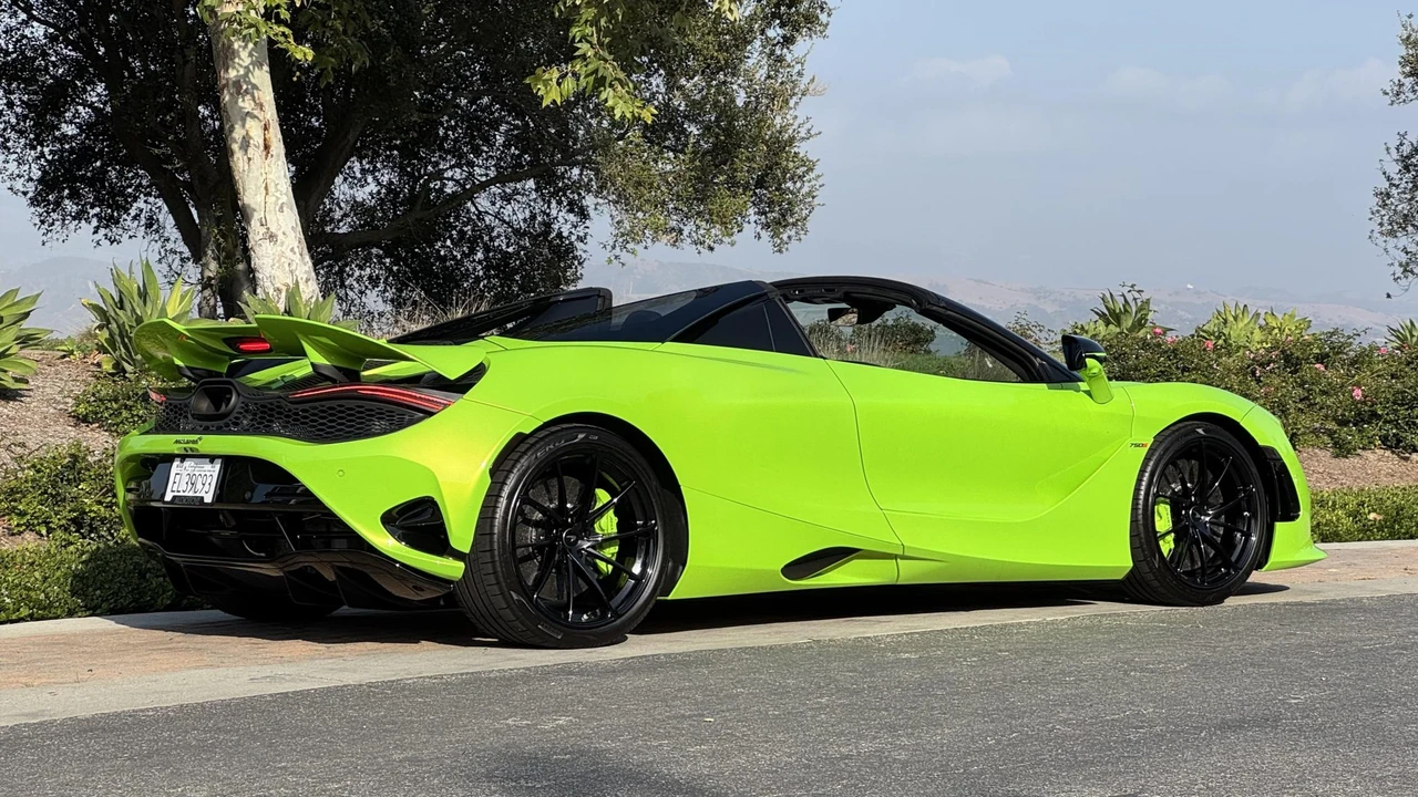 2026 McLaren 750S Spider - Image 9 of 31