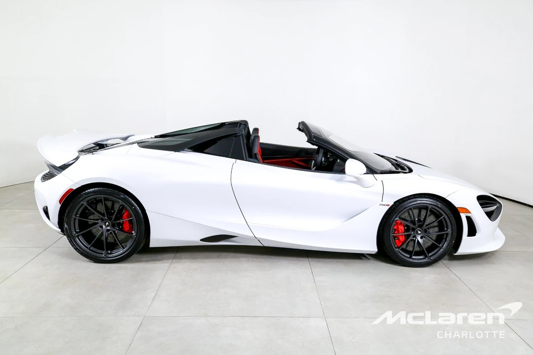 2026 McLaren 750S Spider - Image 11 of 31