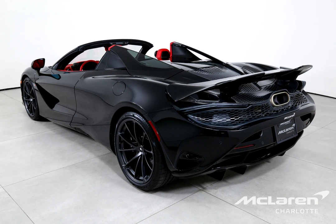 2026 McLaren 750S - Image 8 of 31