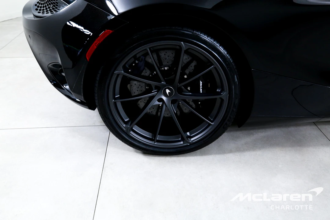 2026 McLaren 750S - Image 26 of 31