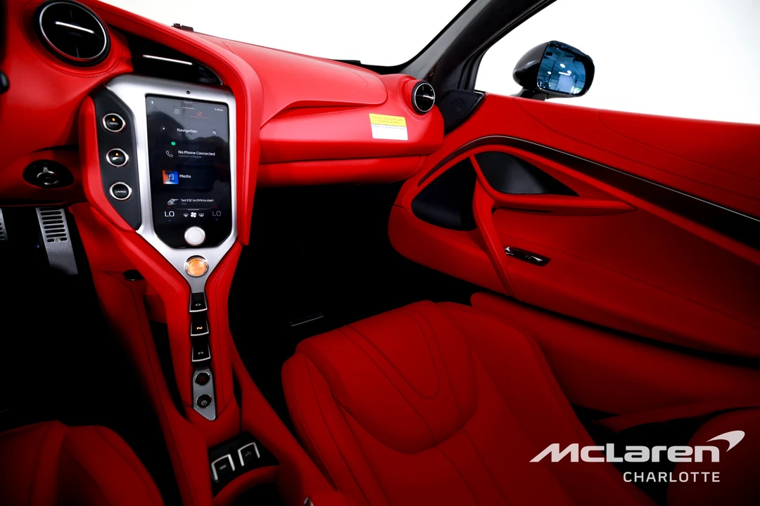 2026 McLaren 750S - Image 17 of 31