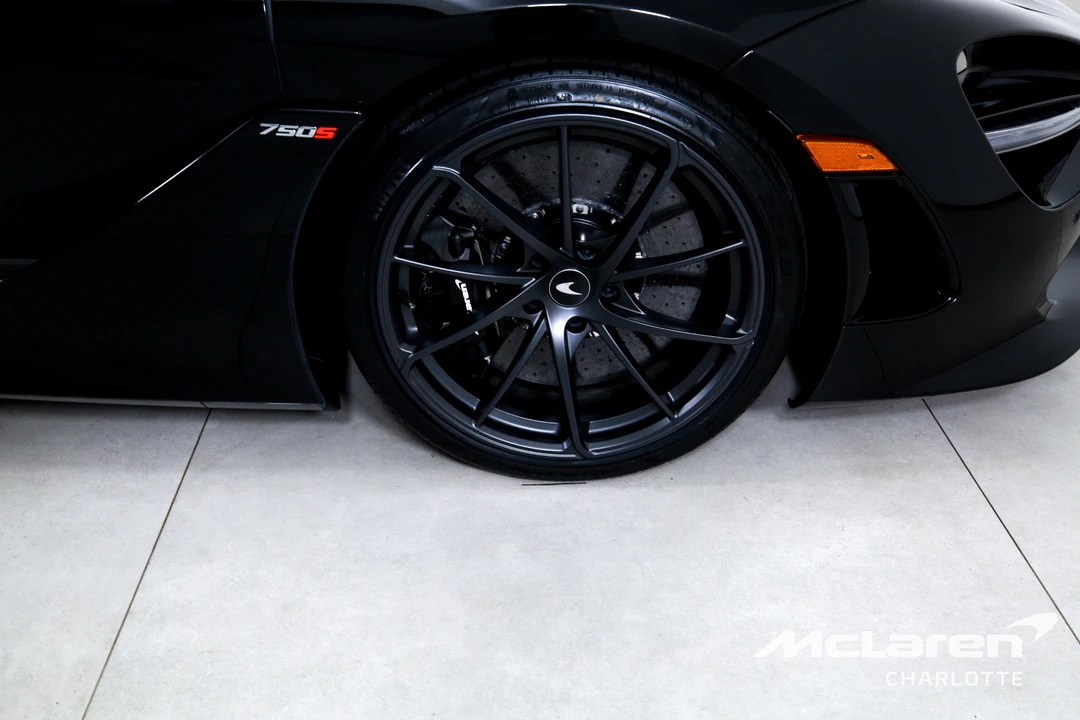 2026 McLaren 750S - Image 27 of 31