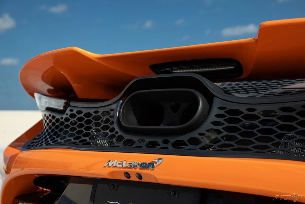 2026 McLaren 750S Spider - Image 19 of 21