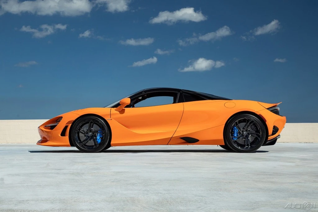 2026 McLaren 750S Spider - Image 9 of 21