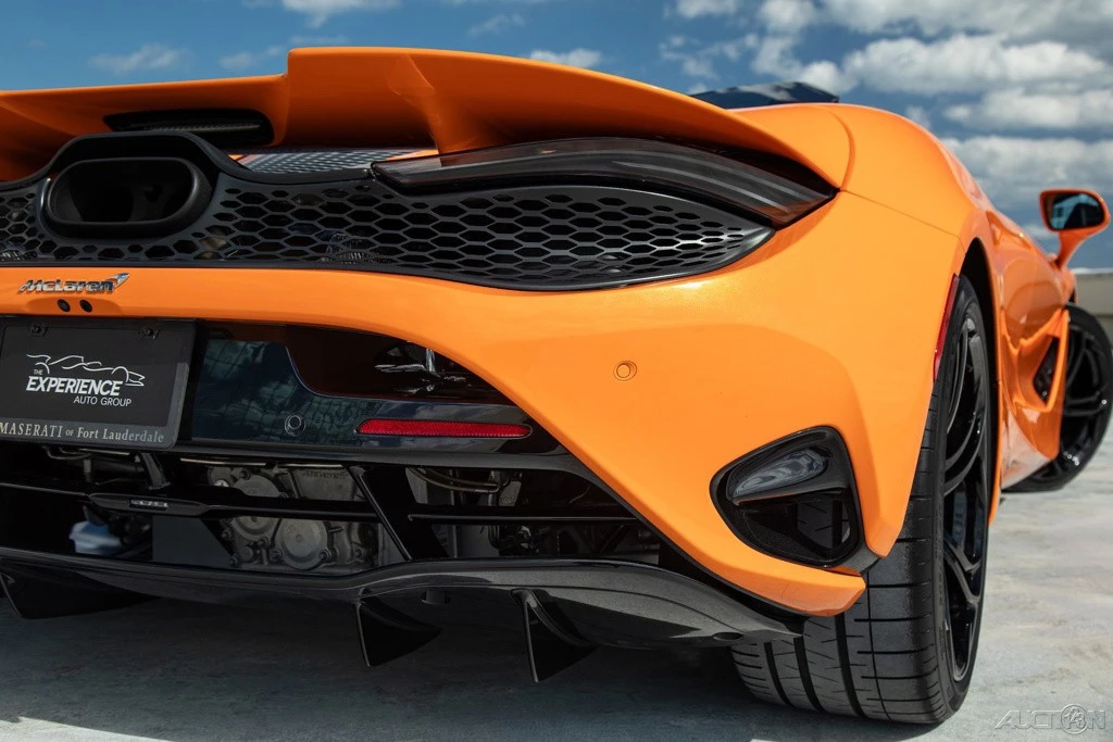 2026 McLaren 750S Spider - Image 20 of 21