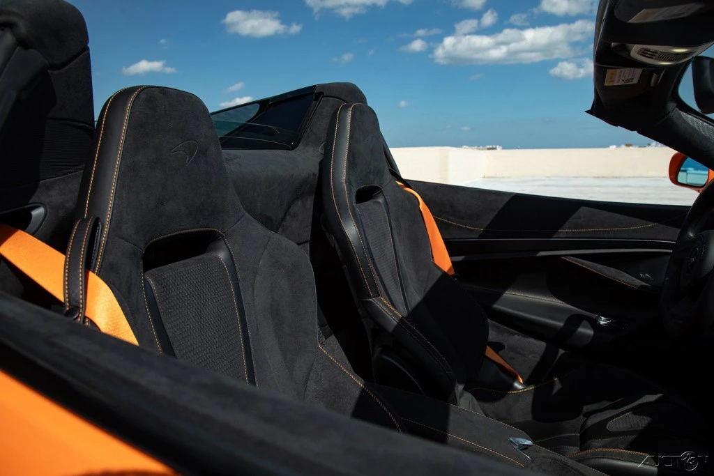 2026 McLaren 750S Spider - Image 14 of 21