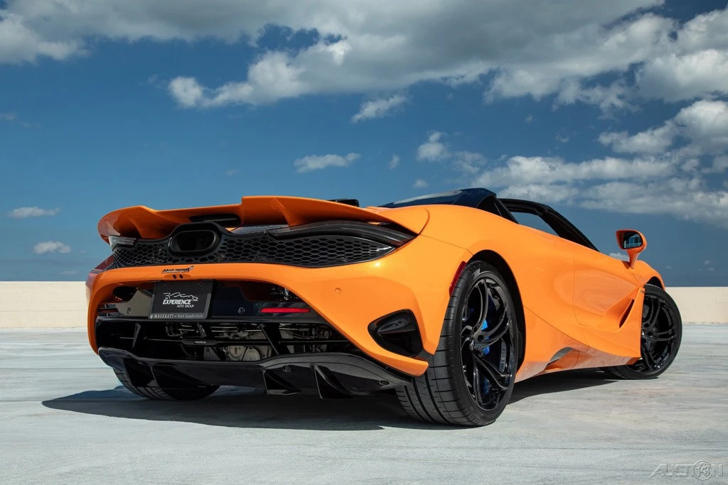 2026 McLaren 750S Spider - Image 18 of 21