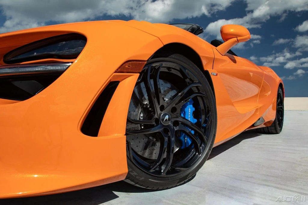 2026 McLaren 750S Spider - Image 12 of 21