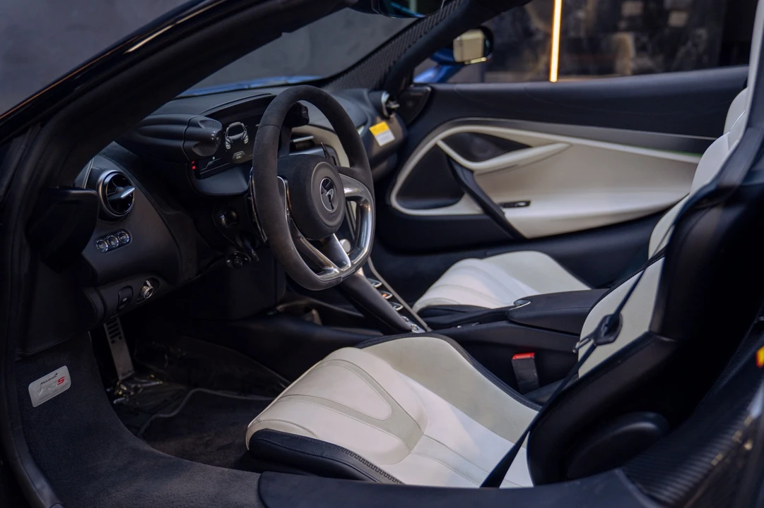 2026 McLaren 750S Coupe - Image 2 of 31