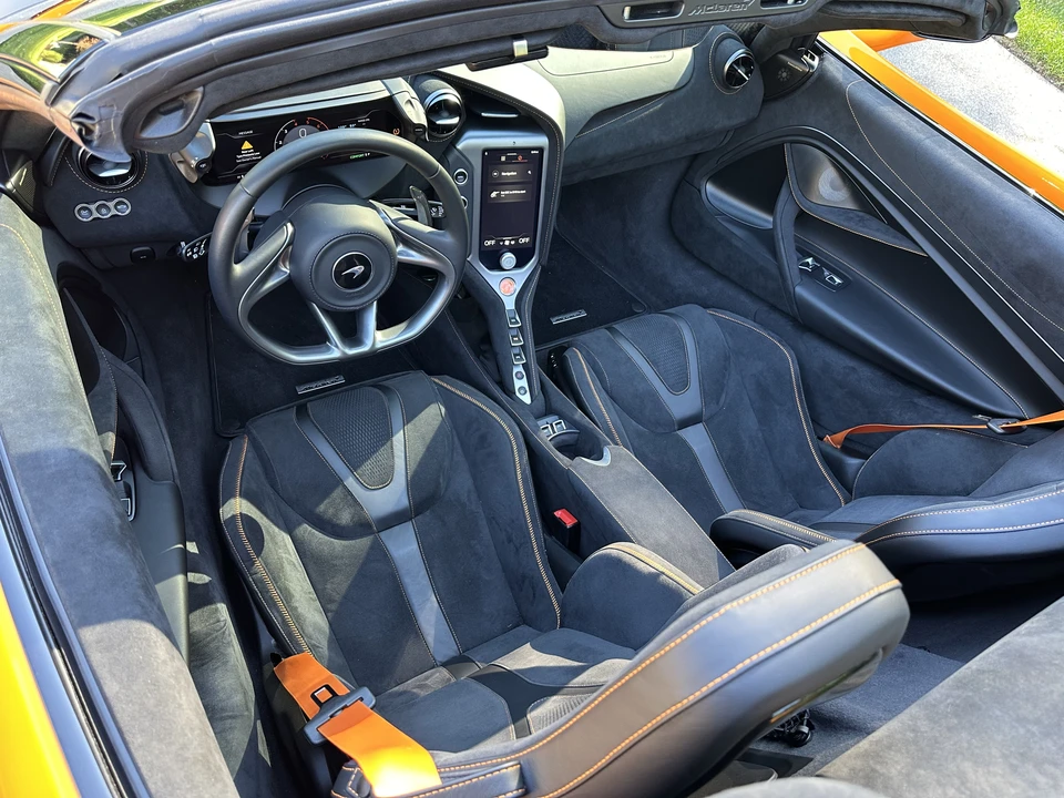 2026 McLaren 750S Spider - Image 12 of 24