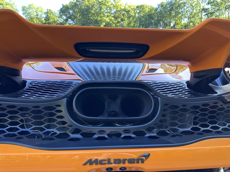 2026 McLaren 750S Spider - Image 15 of 24