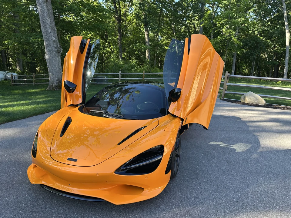 2026 McLaren 750S Spider - Image 2 of 24