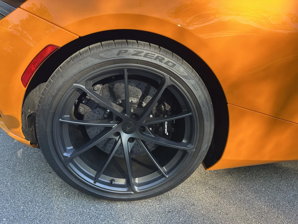 2026 McLaren 750S Spider - Image 13 of 24