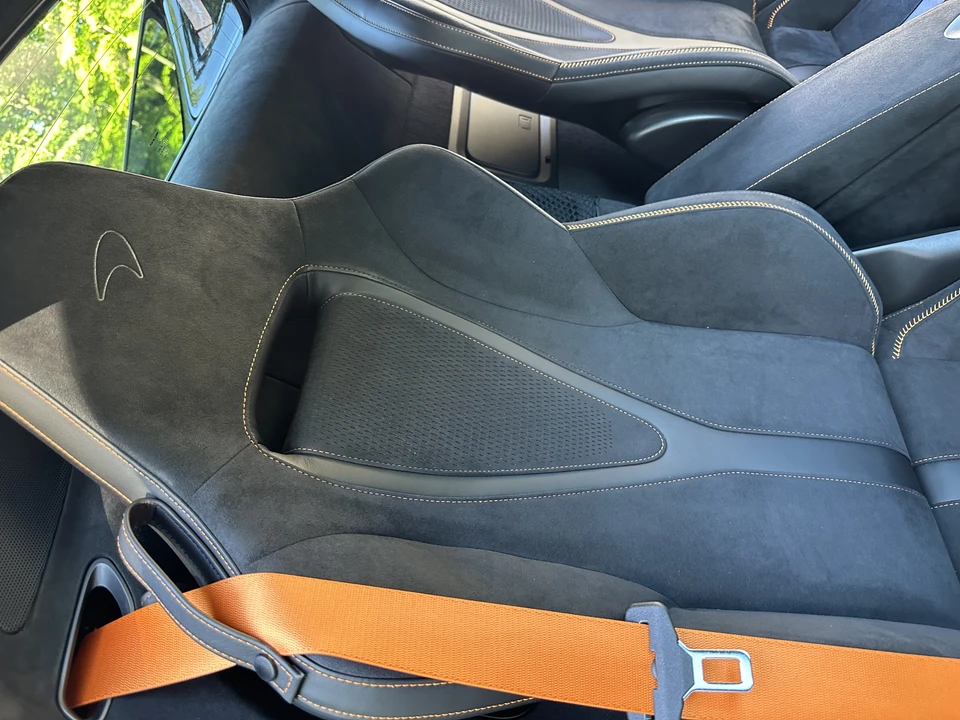 2026 McLaren 750S Spider - Image 17 of 24