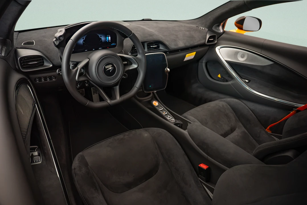 2026 McLaren Artura - Image 7 of 20