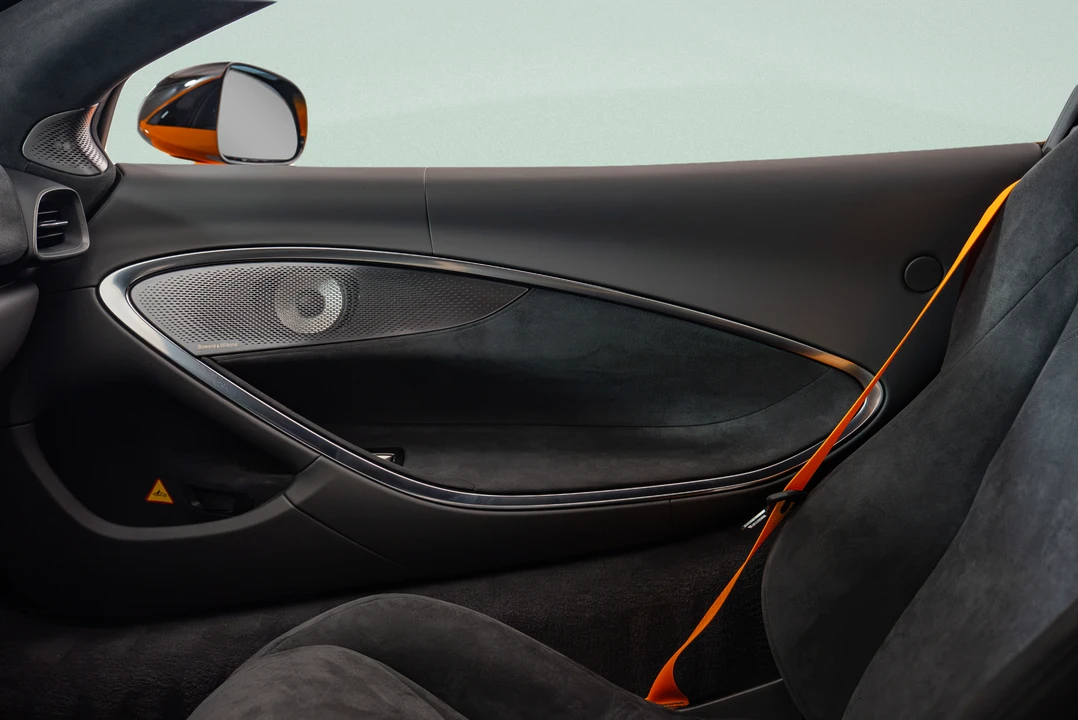 2026 McLaren Artura - Image 17 of 20