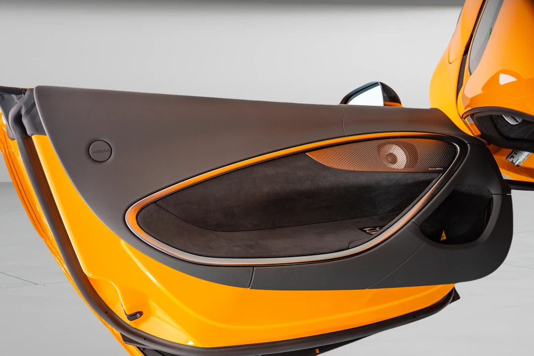 2026 McLaren Artura - Image 18 of 20
