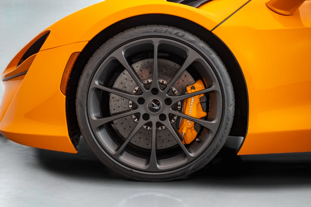2026 McLaren Artura - Image 19 of 20