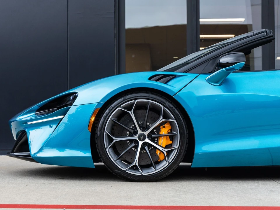 2026 McLaren Artura - Image 13 of 31