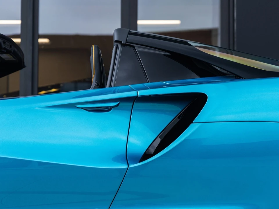 2026 McLaren Artura - Image 20 of 31