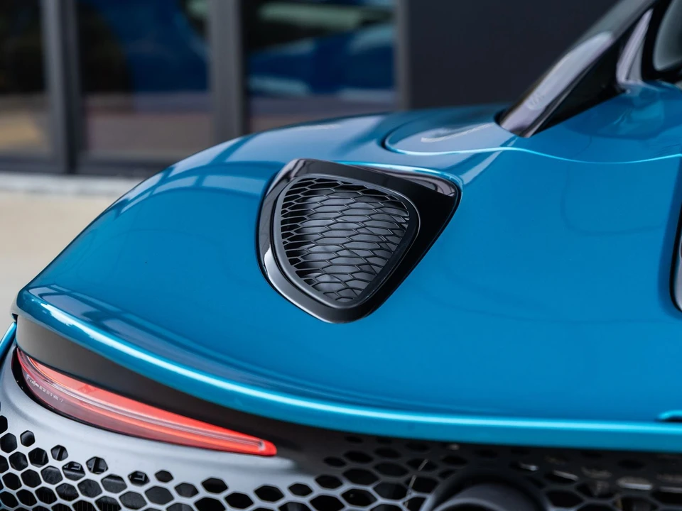 2026 McLaren Artura - Image 21 of 31