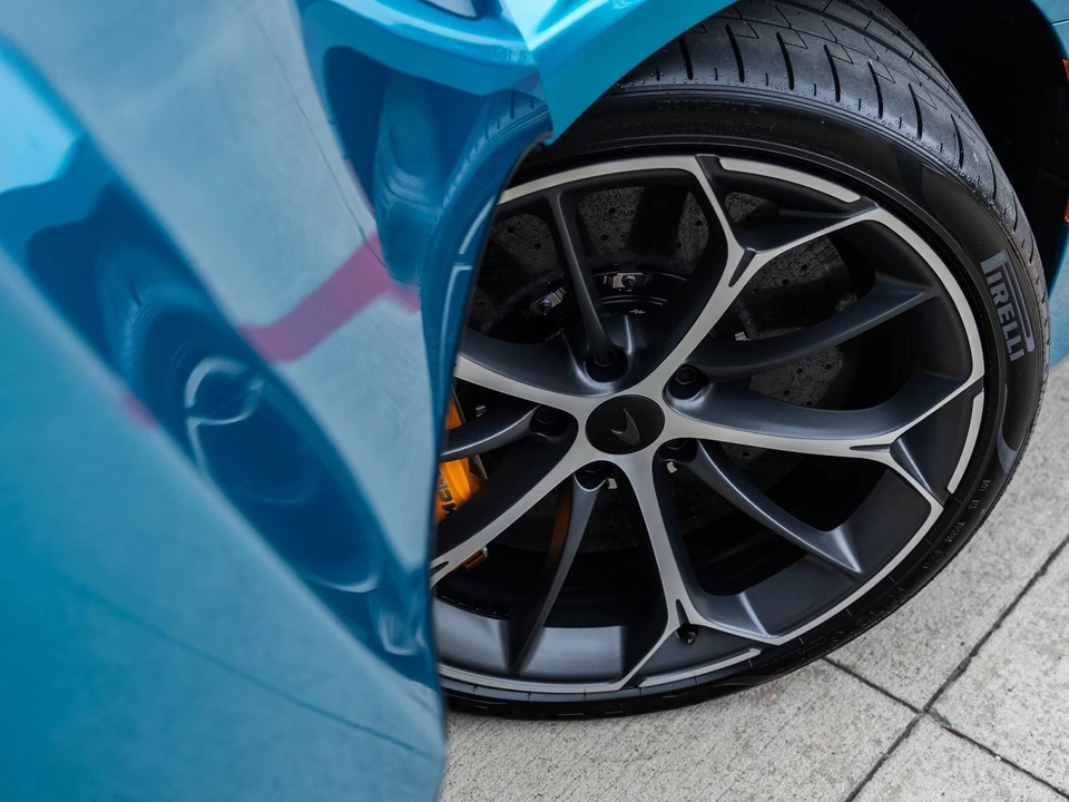 2026 McLaren Artura - Image 24 of 31
