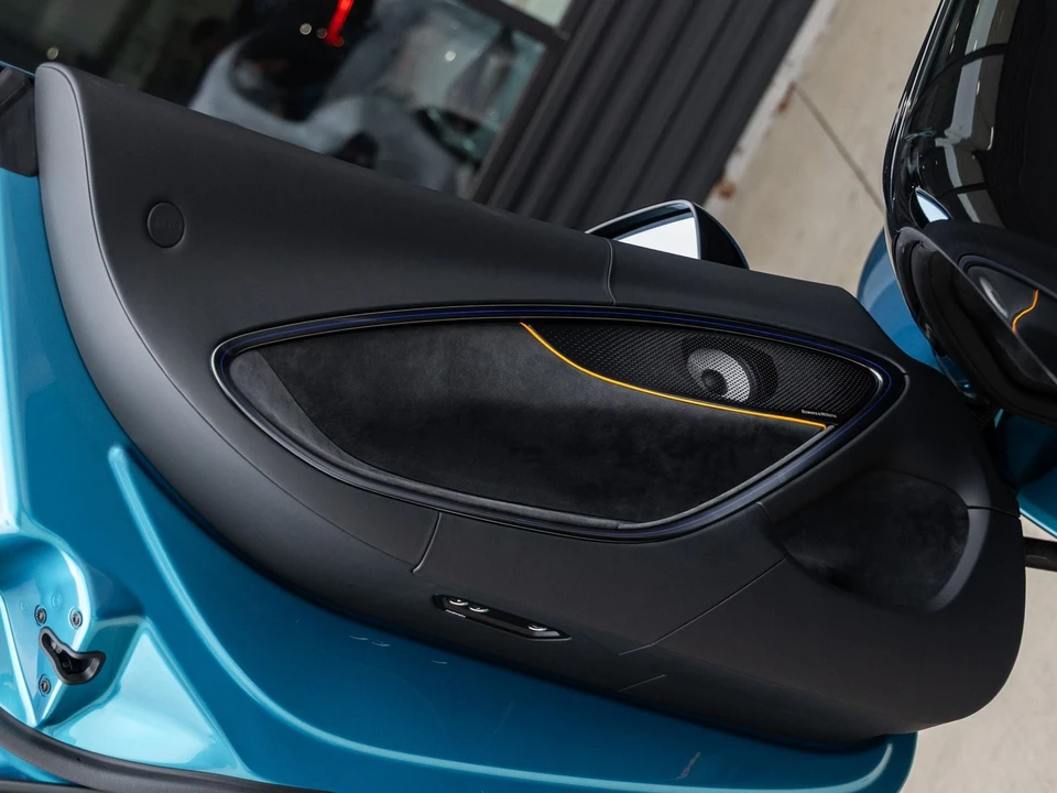 2026 McLaren Artura - Image 27 of 31