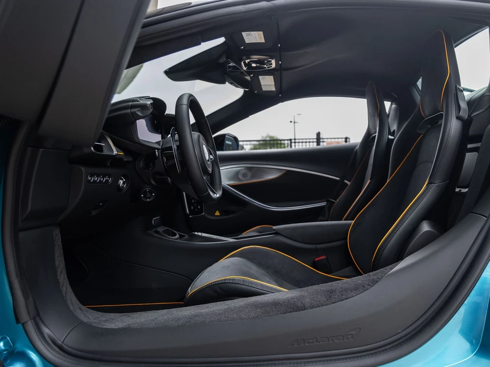2026 McLaren Artura - Image 30 of 31