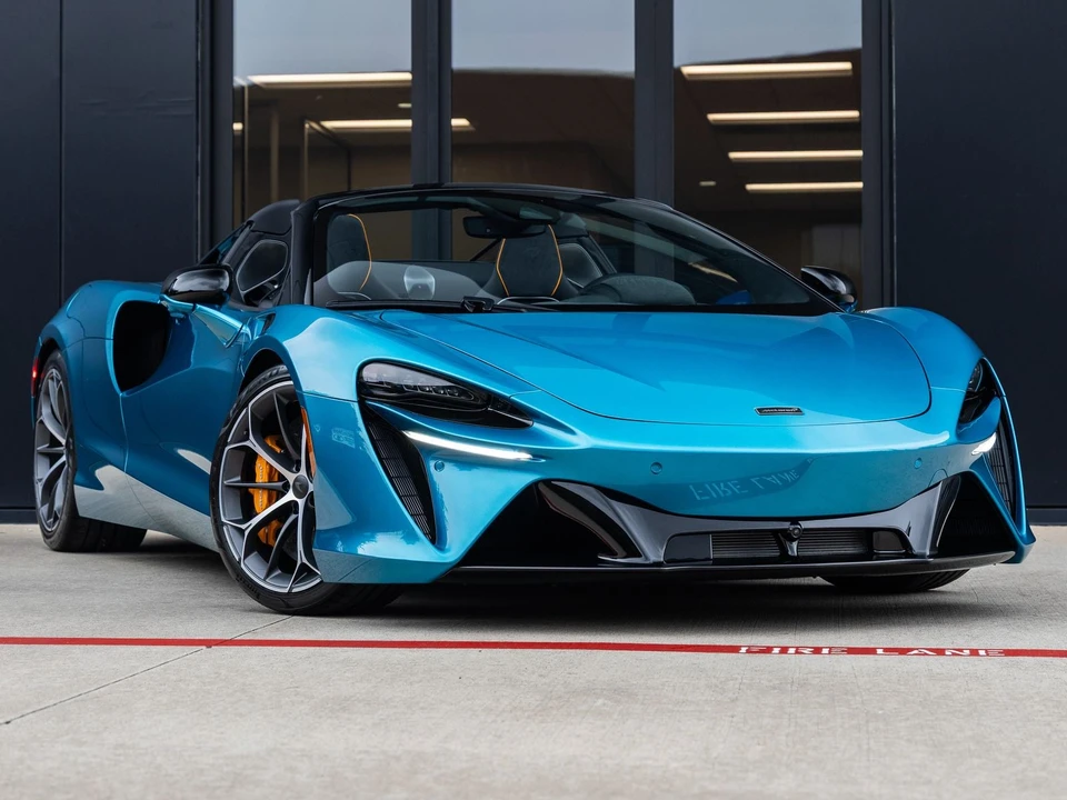 2026 McLaren Artura - Image 3 of 31