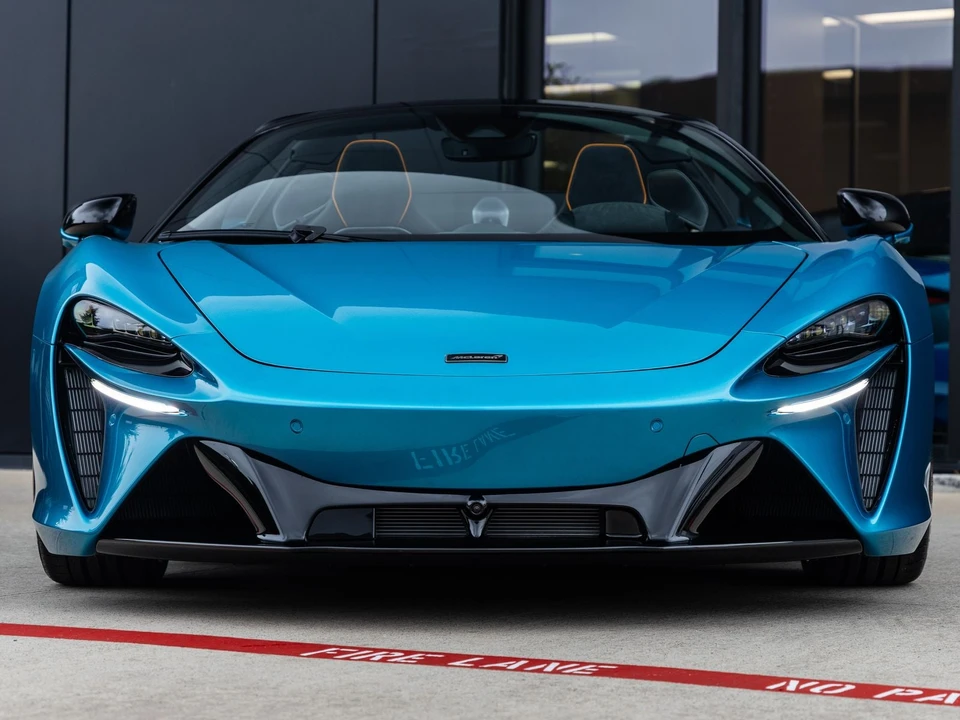 2026 McLaren Artura - Image 5 of 31