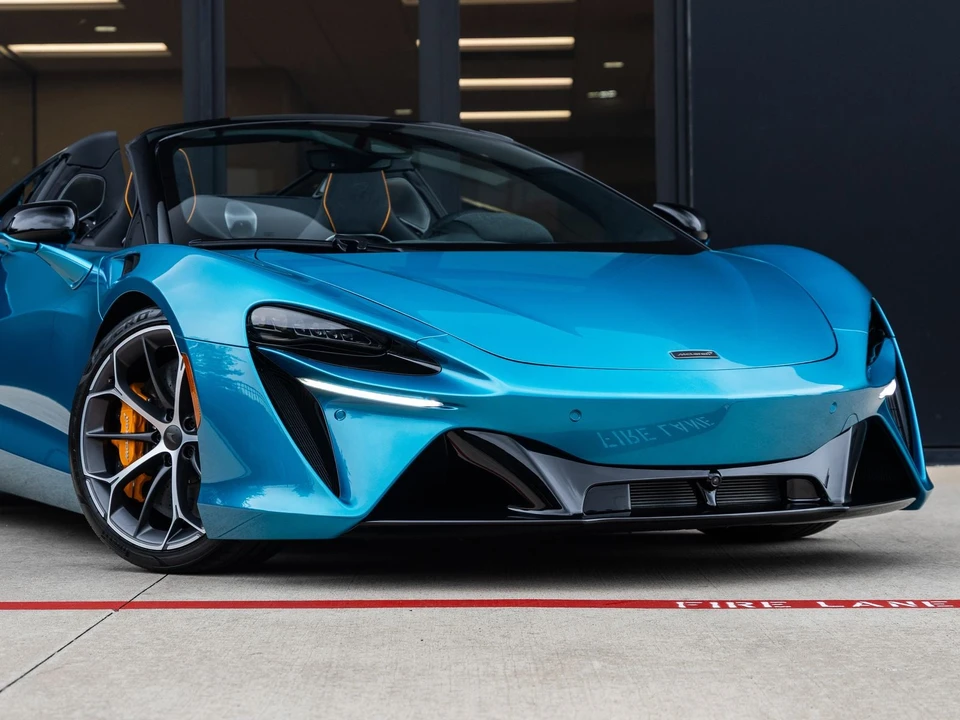 2026 McLaren Artura - Image 6 of 31