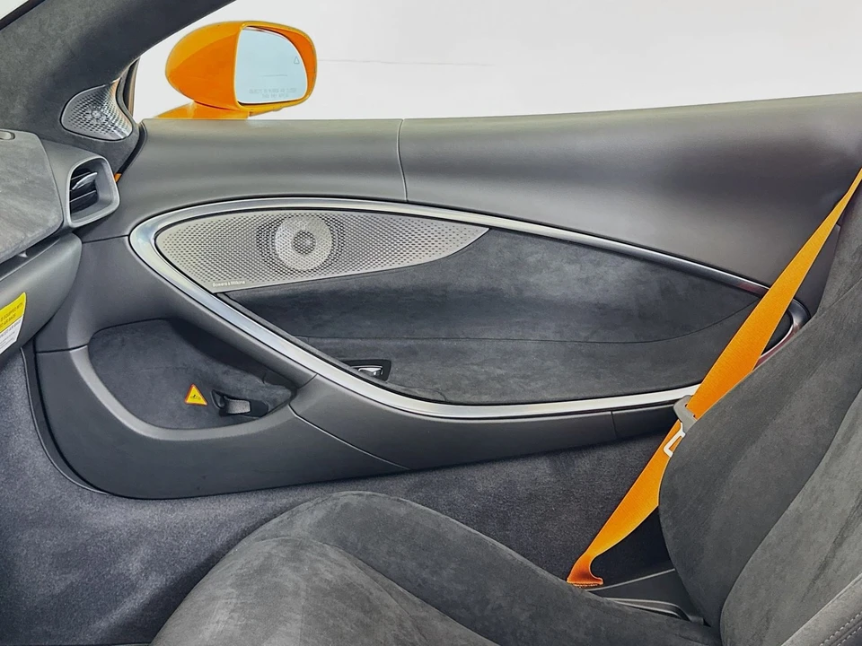 2026 McLaren Artura Spider - Image 15 of 24