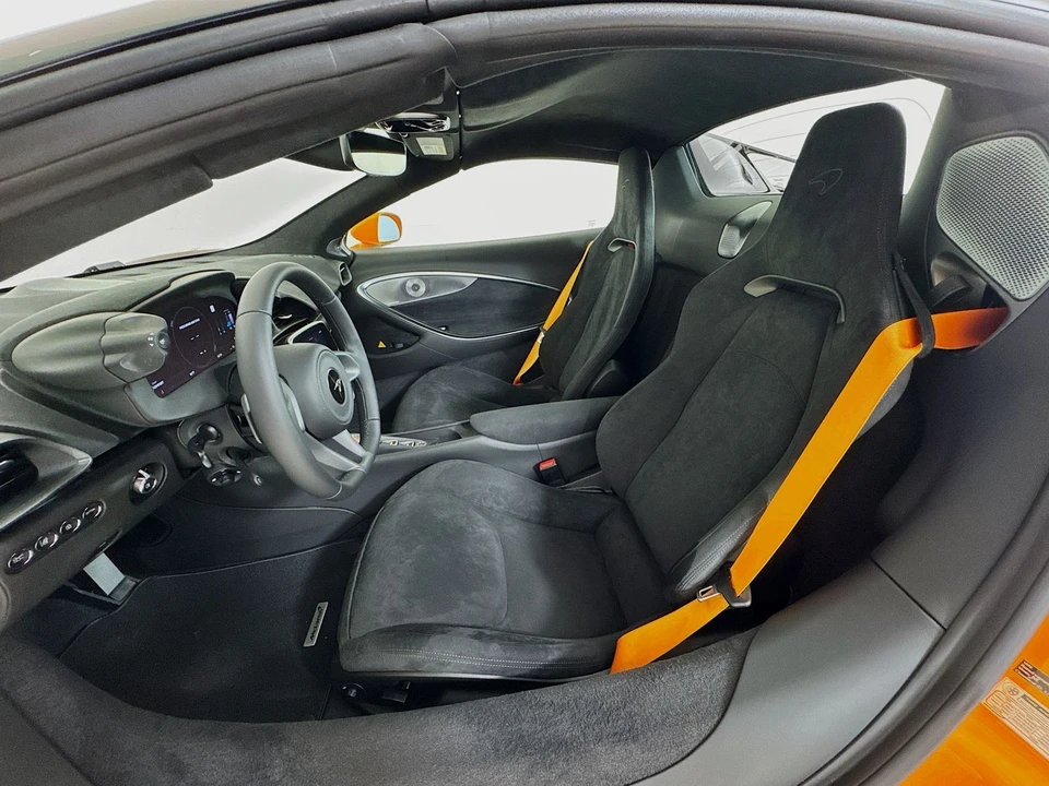 2026 McLaren Artura Spider - Image 19 of 24